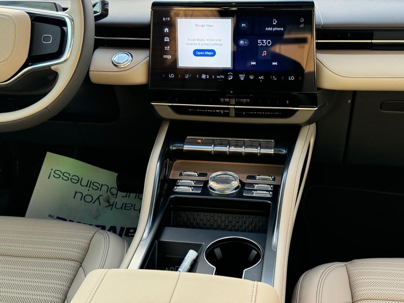 Lincoln Nautilus Vehicle Full-screen Gallery Image 18