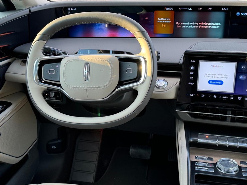 Lincoln Nautilus Vehicle Full-screen Gallery Image 14