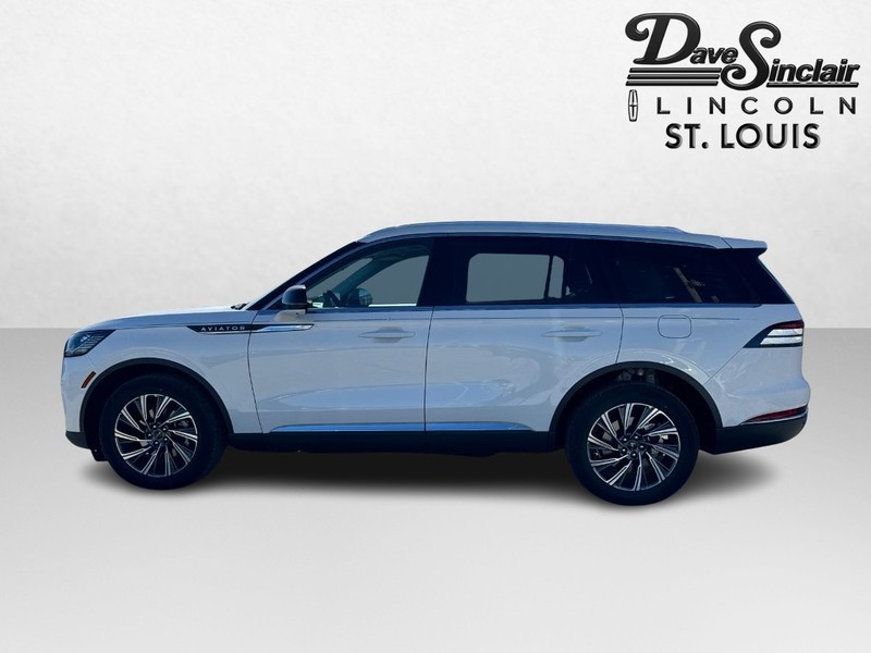 Lincoln Aviator Vehicle Full-screen Gallery Image 09