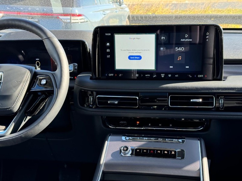 Lincoln Aviator Vehicle Full-screen Gallery Image 18