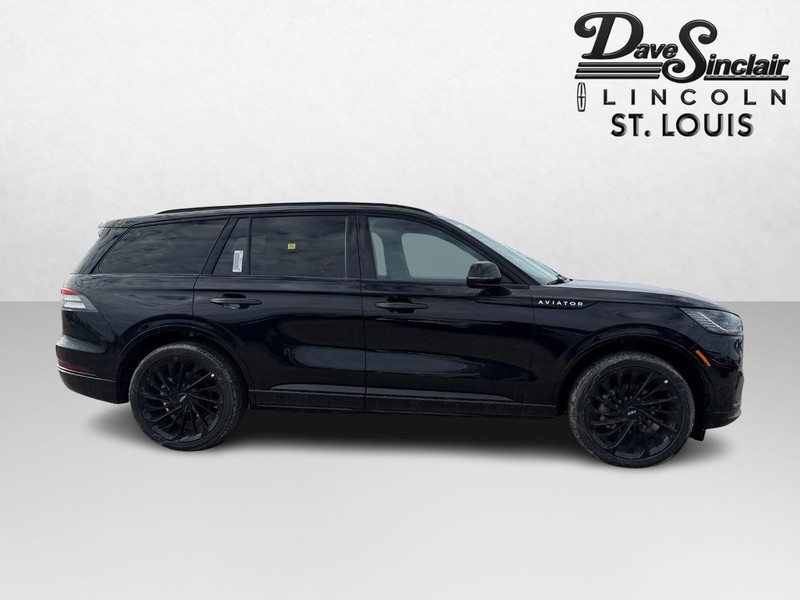 Lincoln Aviator Vehicle Full-screen Gallery Image 04