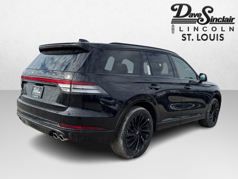 Lincoln Aviator Vehicle Full-screen Gallery Image 05