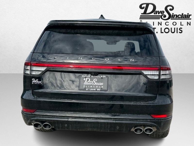 Lincoln Aviator Vehicle Full-screen Gallery Image 06