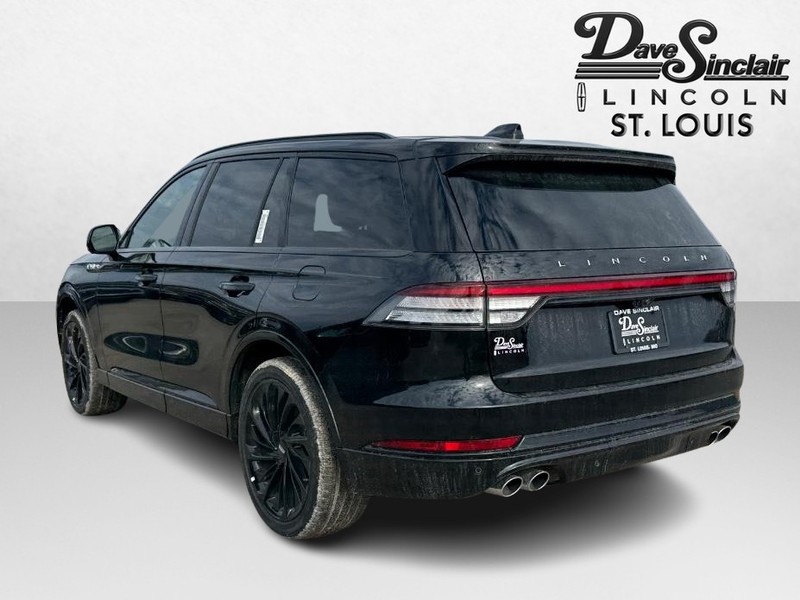 Lincoln Aviator Vehicle Full-screen Gallery Image 07