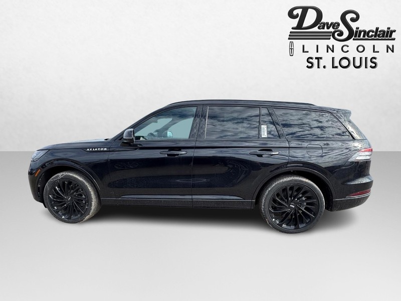 Lincoln Aviator Vehicle Full-screen Gallery Image 09
