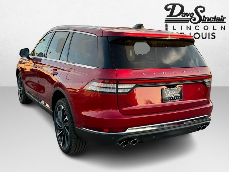 Lincoln Aviator Vehicle Full-screen Gallery Image 07