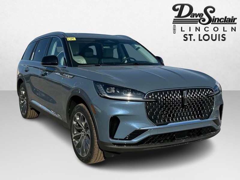 Lincoln Aviator Vehicle Full-screen Gallery Image 03