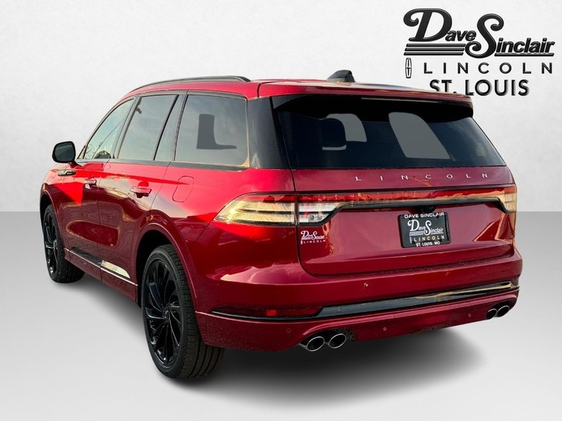 Lincoln Aviator Vehicle Full-screen Gallery Image 07