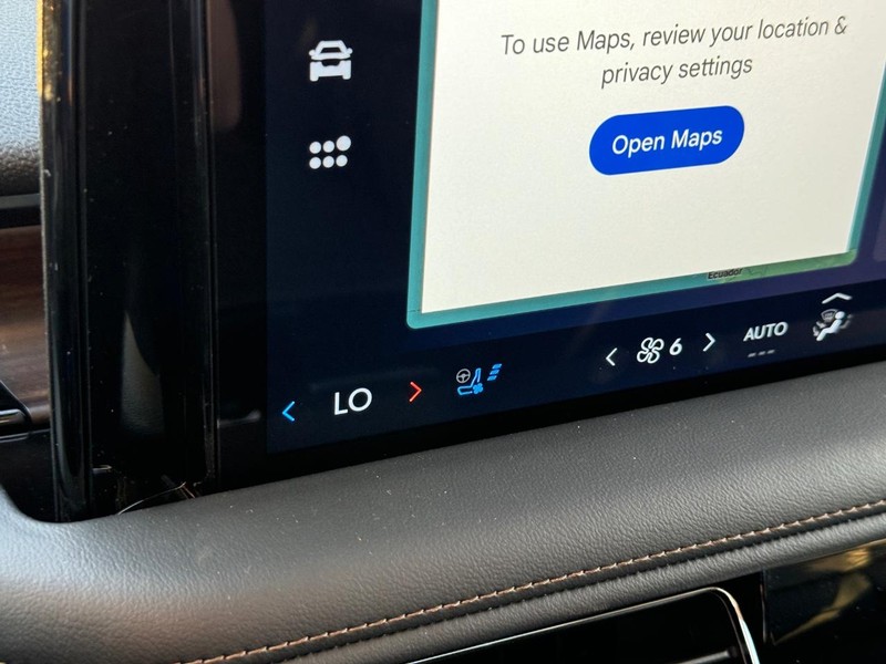 Lincoln Aviator Vehicle Full-screen Gallery Image 26