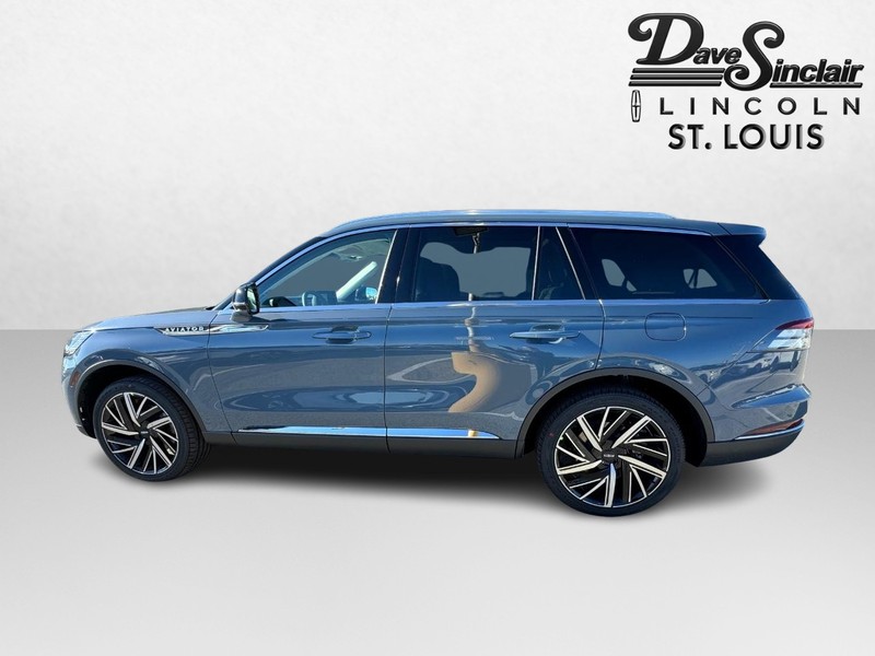 Lincoln Aviator Vehicle Full-screen Gallery Image 09