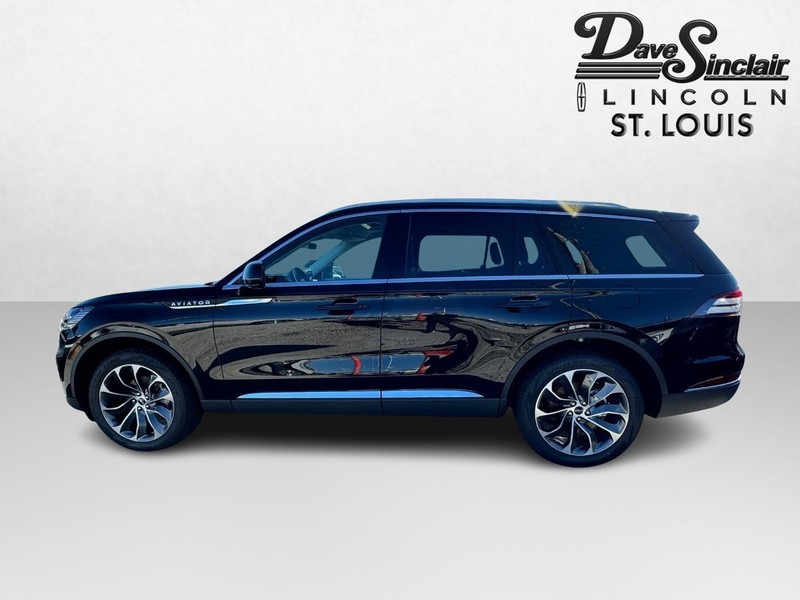 Lincoln Aviator Vehicle Full-screen Gallery Image 09
