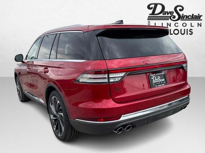 Lincoln Aviator Vehicle Full-screen Gallery Image 07