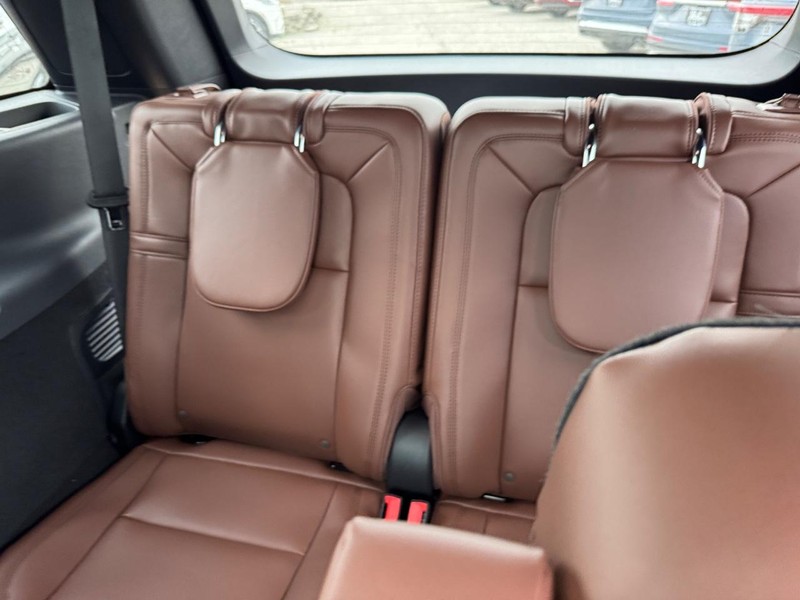 Lincoln Aviator Vehicle Full-screen Gallery Image 13