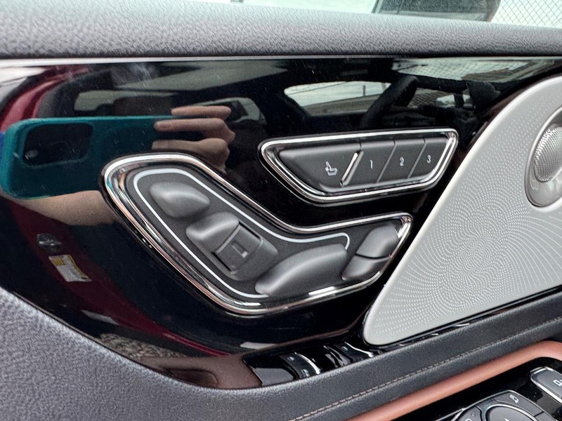 Lincoln Aviator Vehicle Full-screen Gallery Image 22