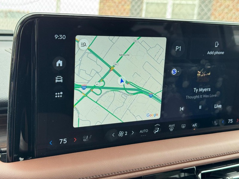 Lincoln Aviator Vehicle Full-screen Gallery Image 26
