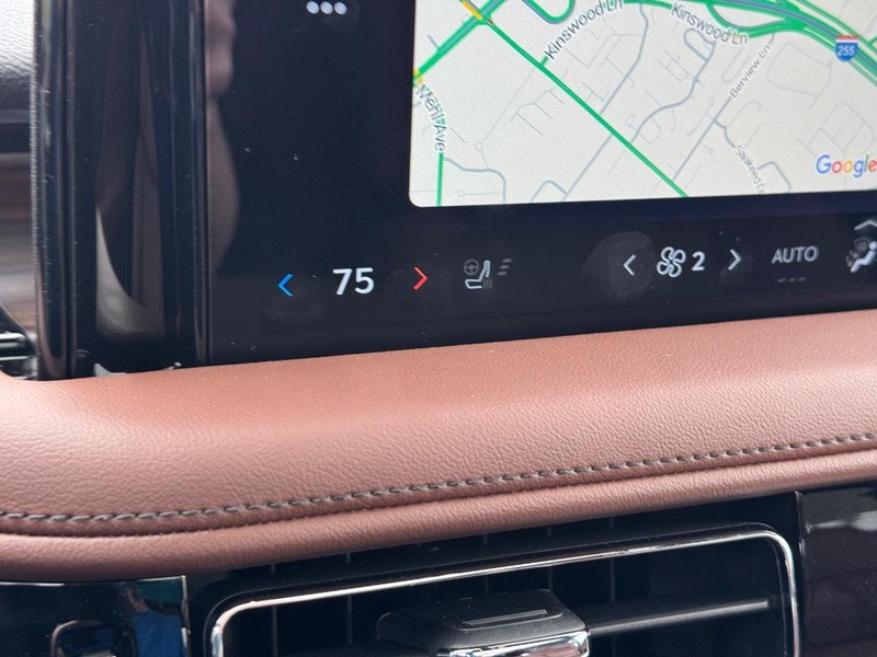 Lincoln Aviator Vehicle Full-screen Gallery Image 27