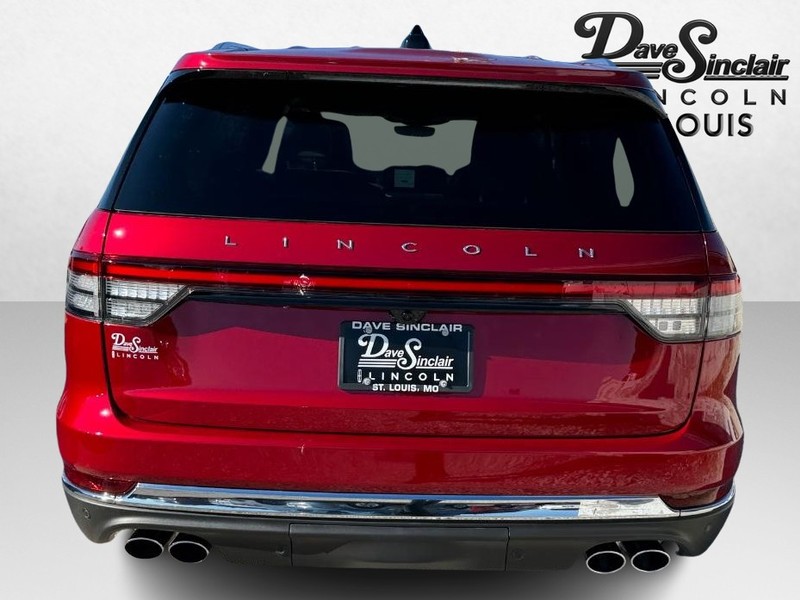 Lincoln Aviator Vehicle Full-screen Gallery Image 06