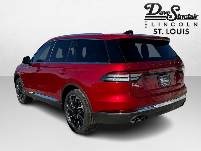 Lincoln Aviator Vehicle Full-screen Gallery Image 07