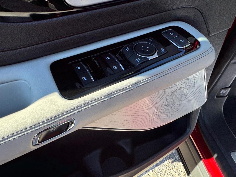 Lincoln Aviator Vehicle Full-screen Gallery Image 21