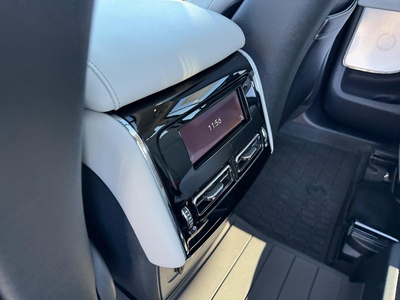Lincoln Aviator Vehicle Full-screen Gallery Image 07