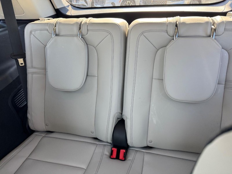 Lincoln Aviator Vehicle Full-screen Gallery Image 09