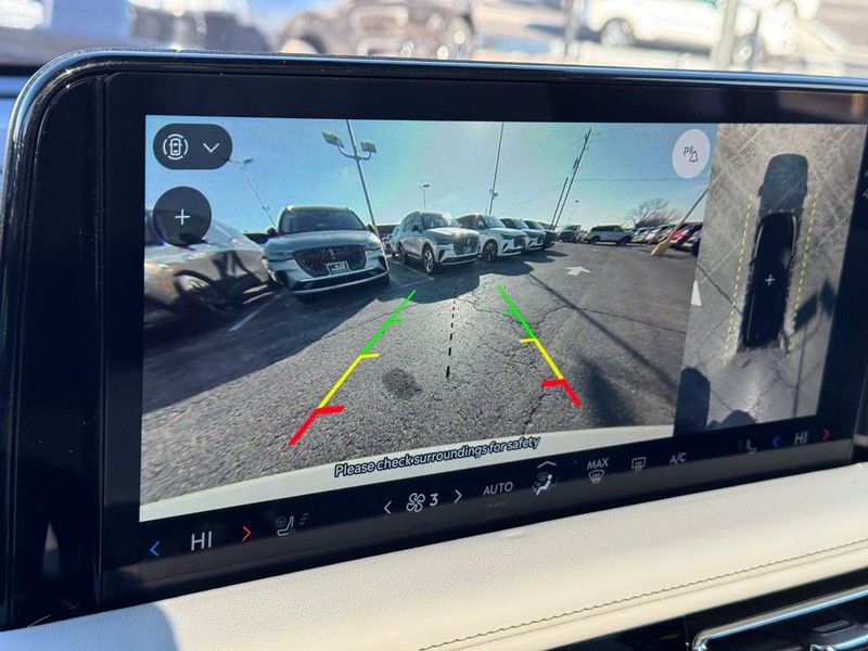 Lincoln Aviator Vehicle Full-screen Gallery Image 22