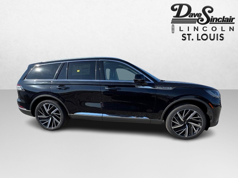 Lincoln Aviator Vehicle Full-screen Gallery Image 04