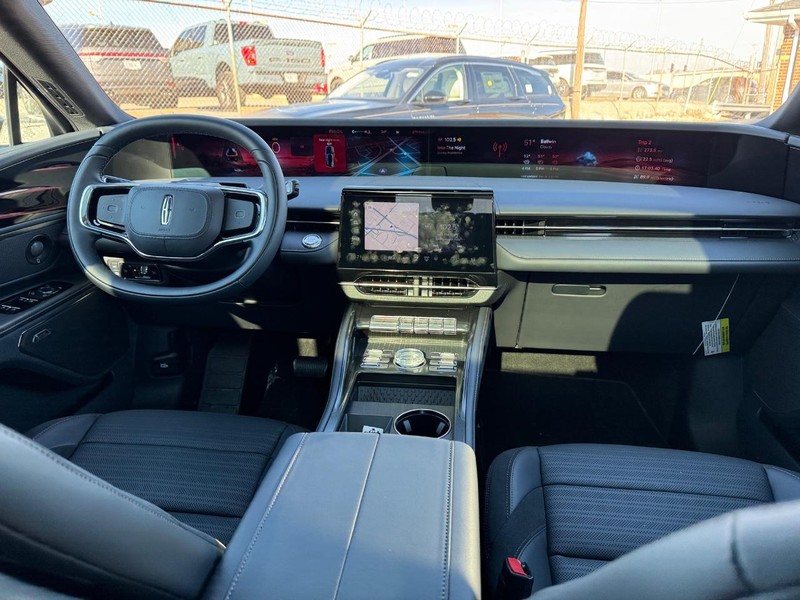 Lincoln Nautilus Vehicle Full-screen Gallery Image 14