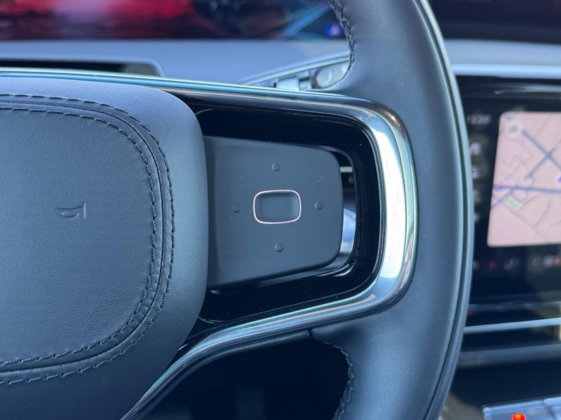 Lincoln Nautilus Vehicle Full-screen Gallery Image 23