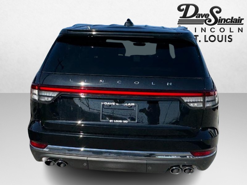 Lincoln Aviator Vehicle Full-screen Gallery Image 06
