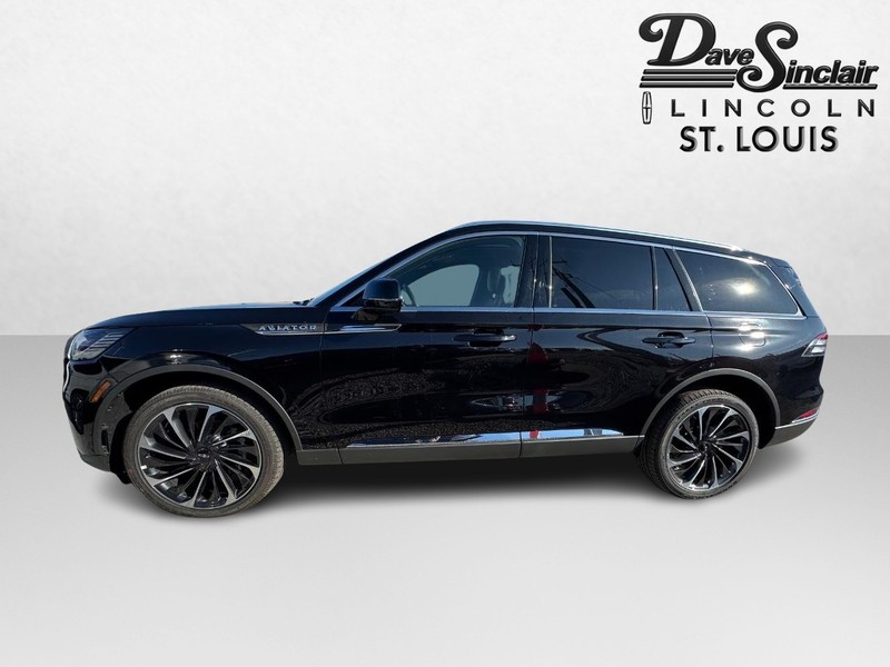 Lincoln Aviator Vehicle Full-screen Gallery Image 09