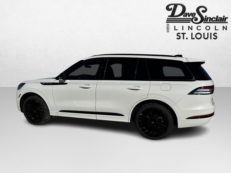 Lincoln Aviator Vehicle Full-screen Gallery Image 09