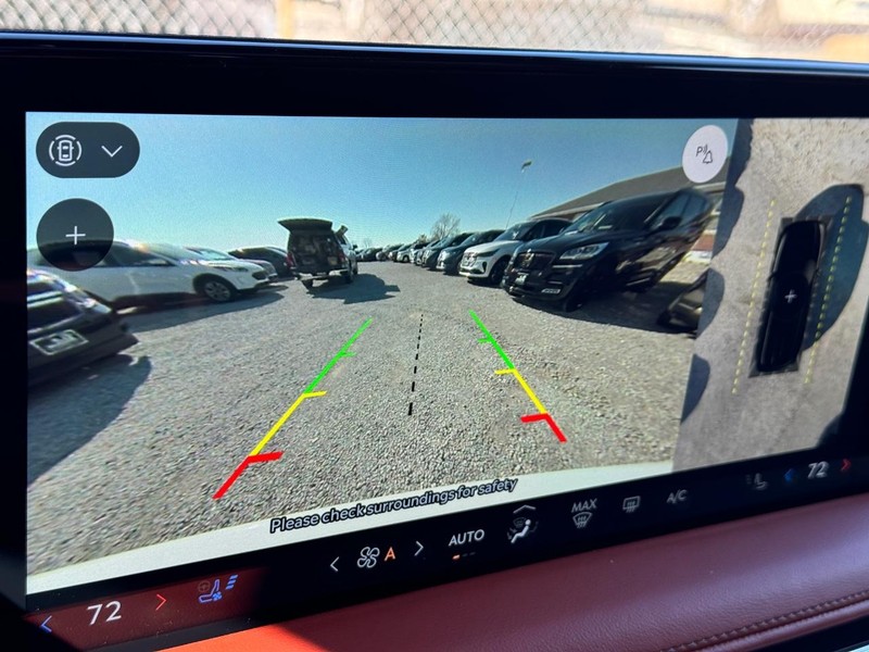 Lincoln Aviator Vehicle Full-screen Gallery Image 27