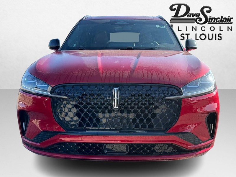 Lincoln Aviator Vehicle Full-screen Gallery Image 02