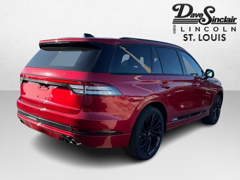 Lincoln Aviator Vehicle Full-screen Gallery Image 05