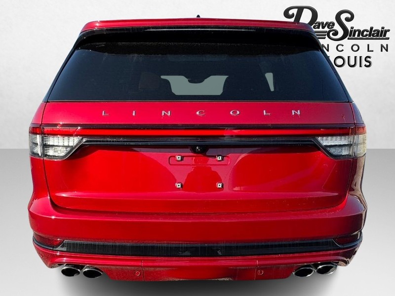 Lincoln Aviator Vehicle Full-screen Gallery Image 06