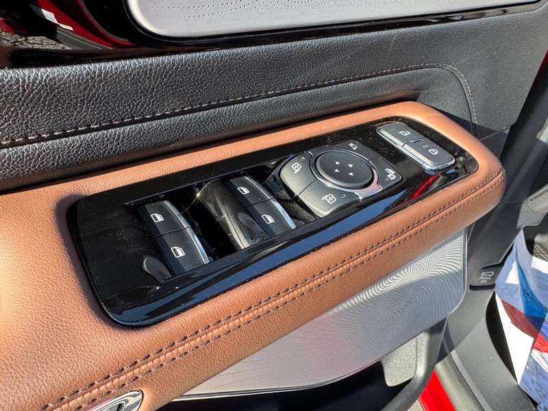 Lincoln Aviator Vehicle Full-screen Gallery Image 20