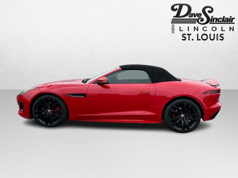 Jaguar F-Type Vehicle Full-screen Gallery Image 09
