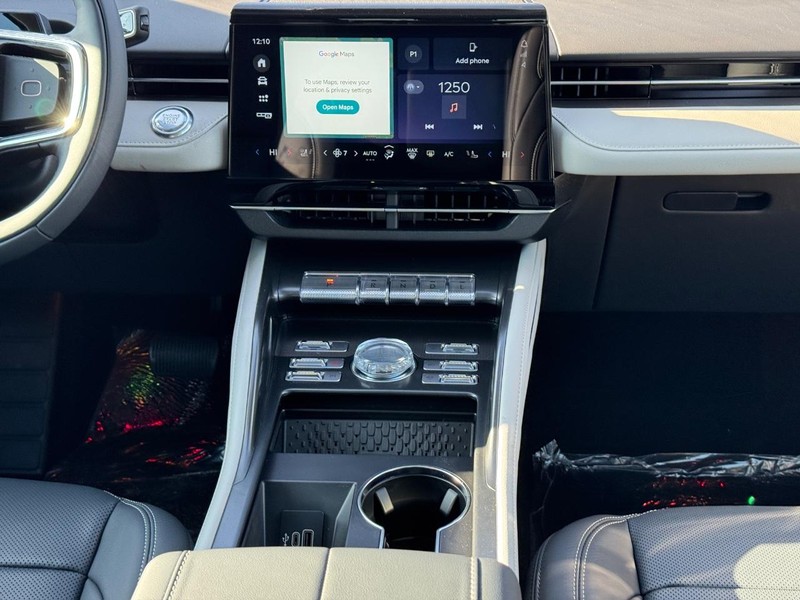 Lincoln Nautilus Vehicle Full-screen Gallery Image 19