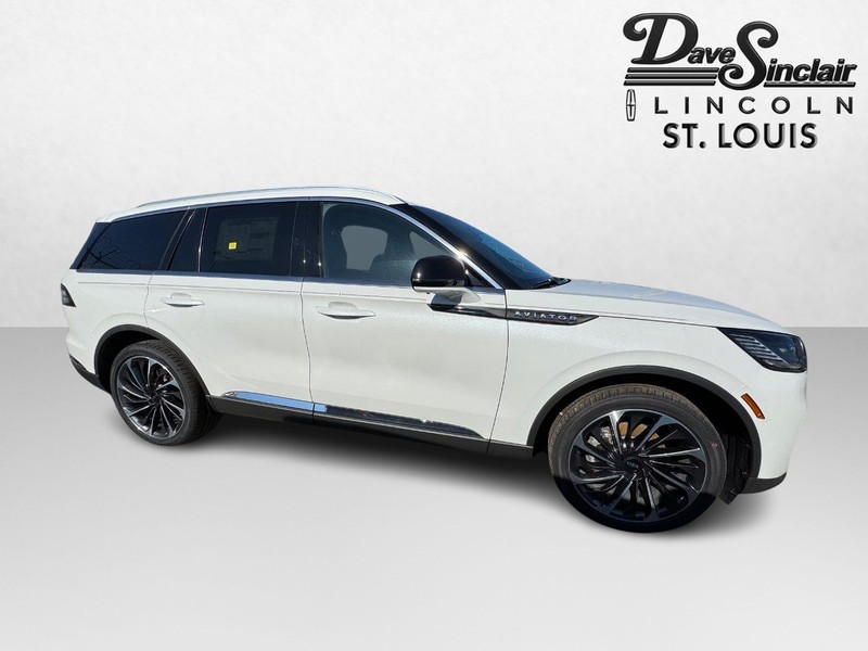 Lincoln Aviator Vehicle Full-screen Gallery Image 04