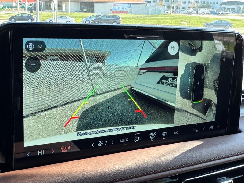 Lincoln Aviator Vehicle Full-screen Gallery Image 28