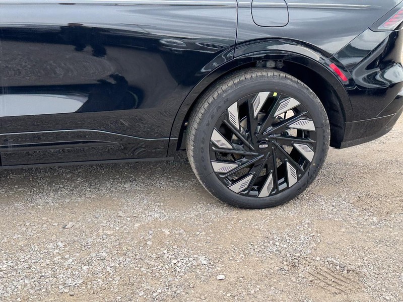 Lincoln Nautilus Vehicle Full-screen Gallery Image 10