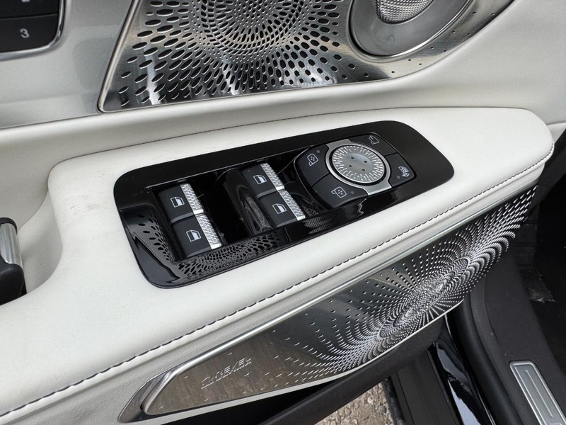 Lincoln Nautilus Vehicle Full-screen Gallery Image 19