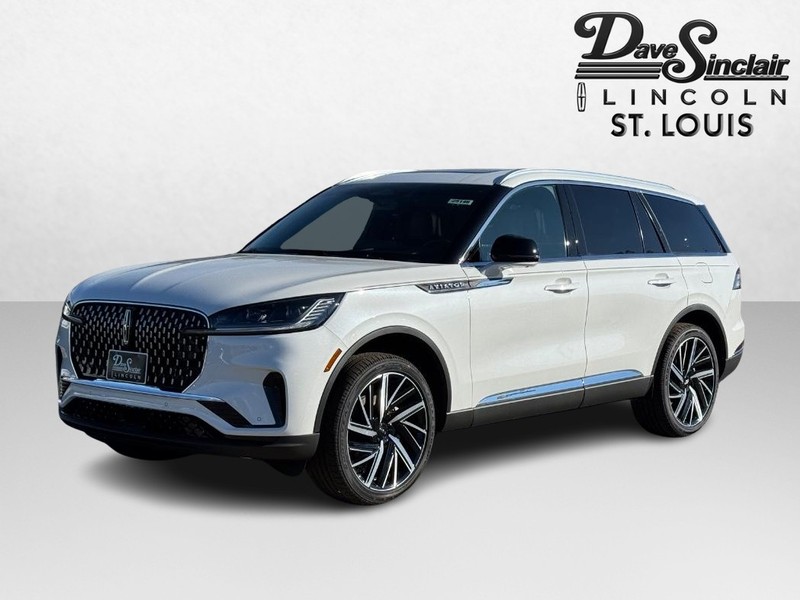 Lincoln Aviator Vehicle Full-screen Gallery Image 02