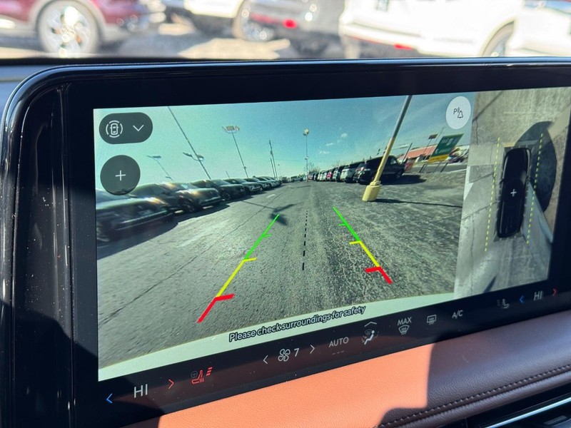 Lincoln Aviator Vehicle Full-screen Gallery Image 28