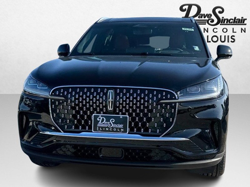 Lincoln Aviator Vehicle Full-screen Gallery Image 02