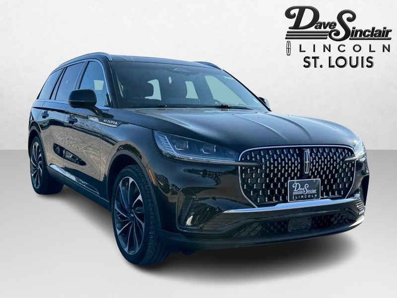 Lincoln Aviator Vehicle Full-screen Gallery Image 03