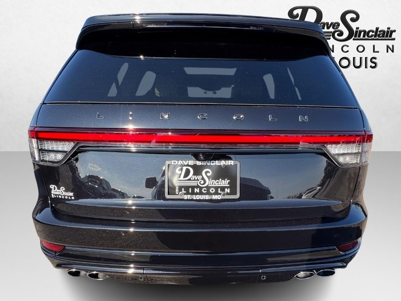 Lincoln Aviator Vehicle Full-screen Gallery Image 06