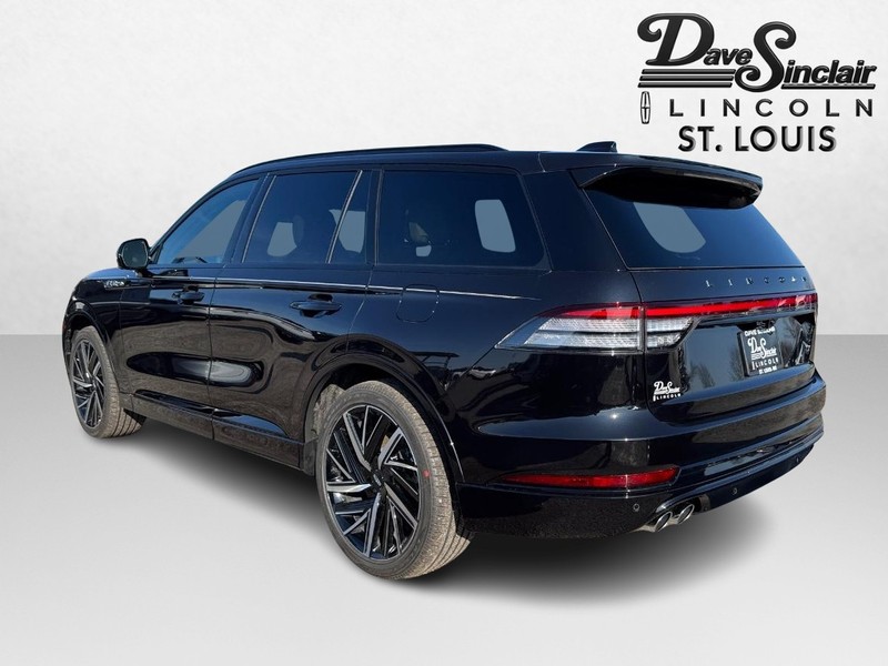 Lincoln Aviator Vehicle Full-screen Gallery Image 07