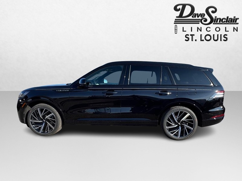 Lincoln Aviator Vehicle Full-screen Gallery Image 09